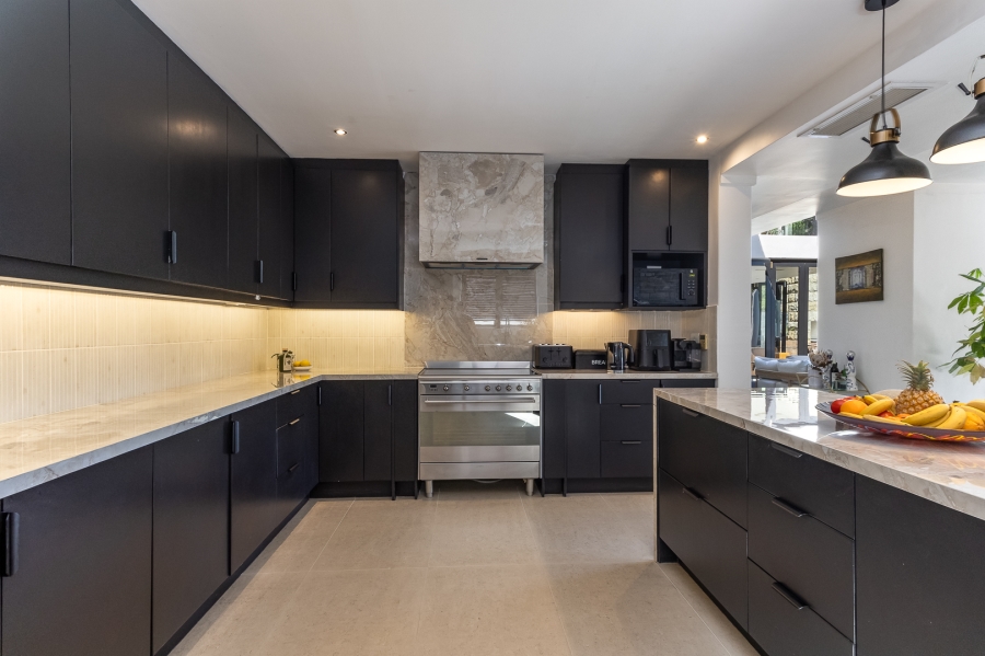 To Let 5 Bedroom Property for Rent in Pearl Valley at Val de Vie Western Cape